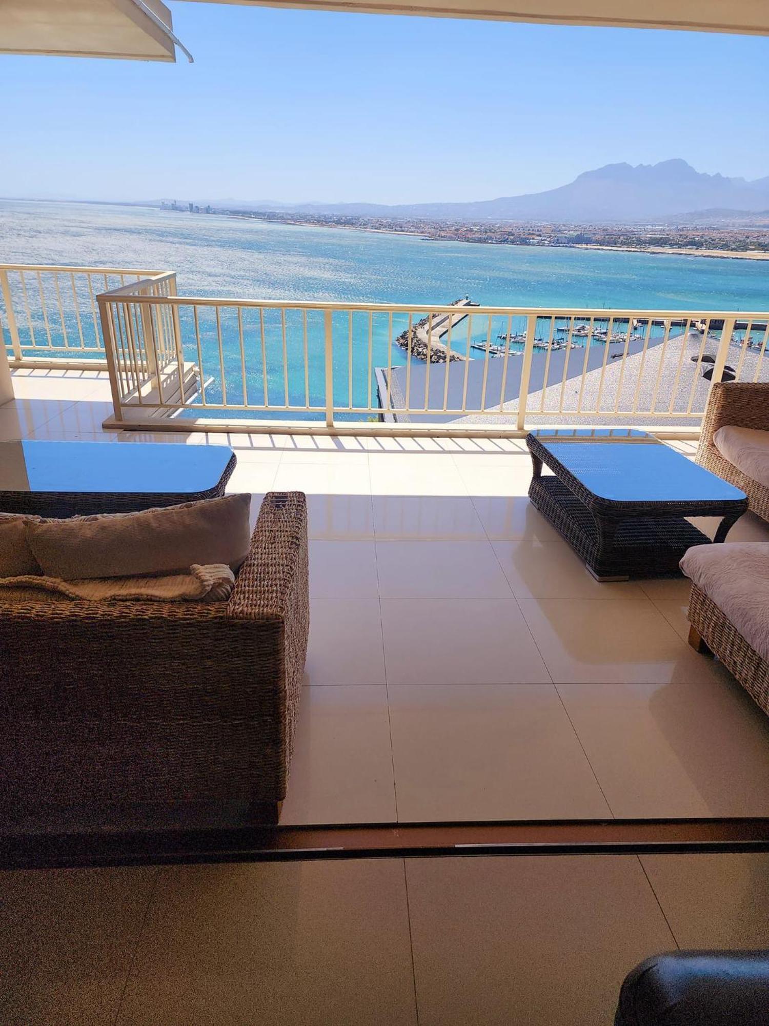 Bikini Beach Manor Gordons Bay Exterior photo